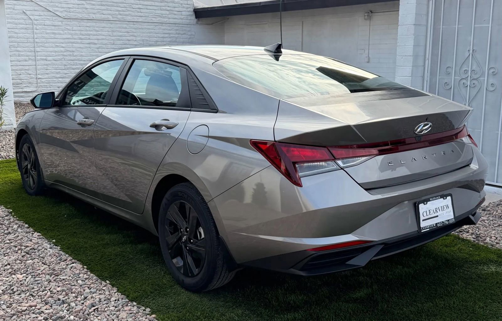 Used 2023 Hyundai Elantra SEL FWD image 17