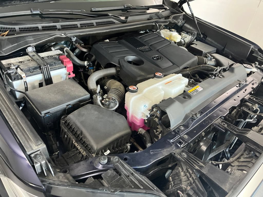 Certified 2025 Toyota Tundra Limited AWD/4WD image 10