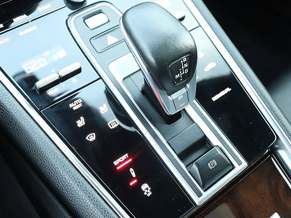 Used 2017 Porsche Panamera 4 image 87