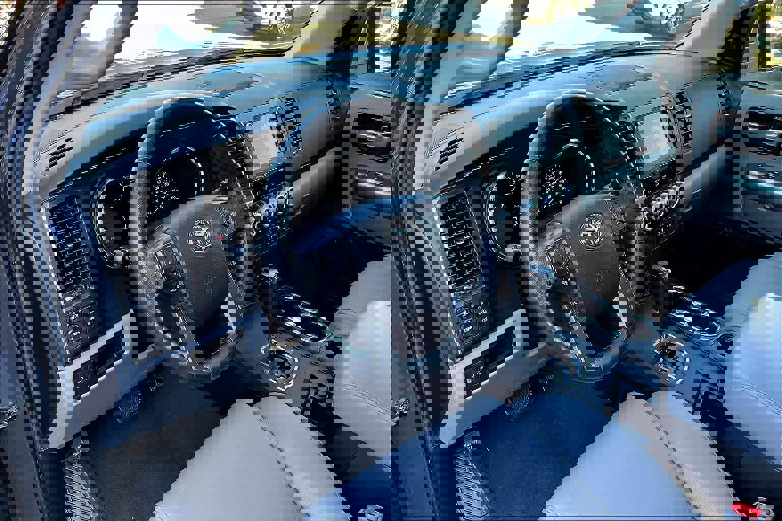 Used 2021 Toyota Sequoia Limited image 17