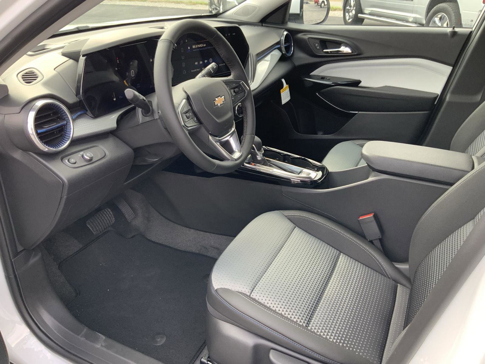 New 2026 Chevrolet Trax LT image 22