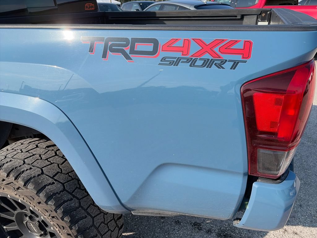 Used 2019 Toyota Tacoma TRD Sport AWD/4WD image 15
