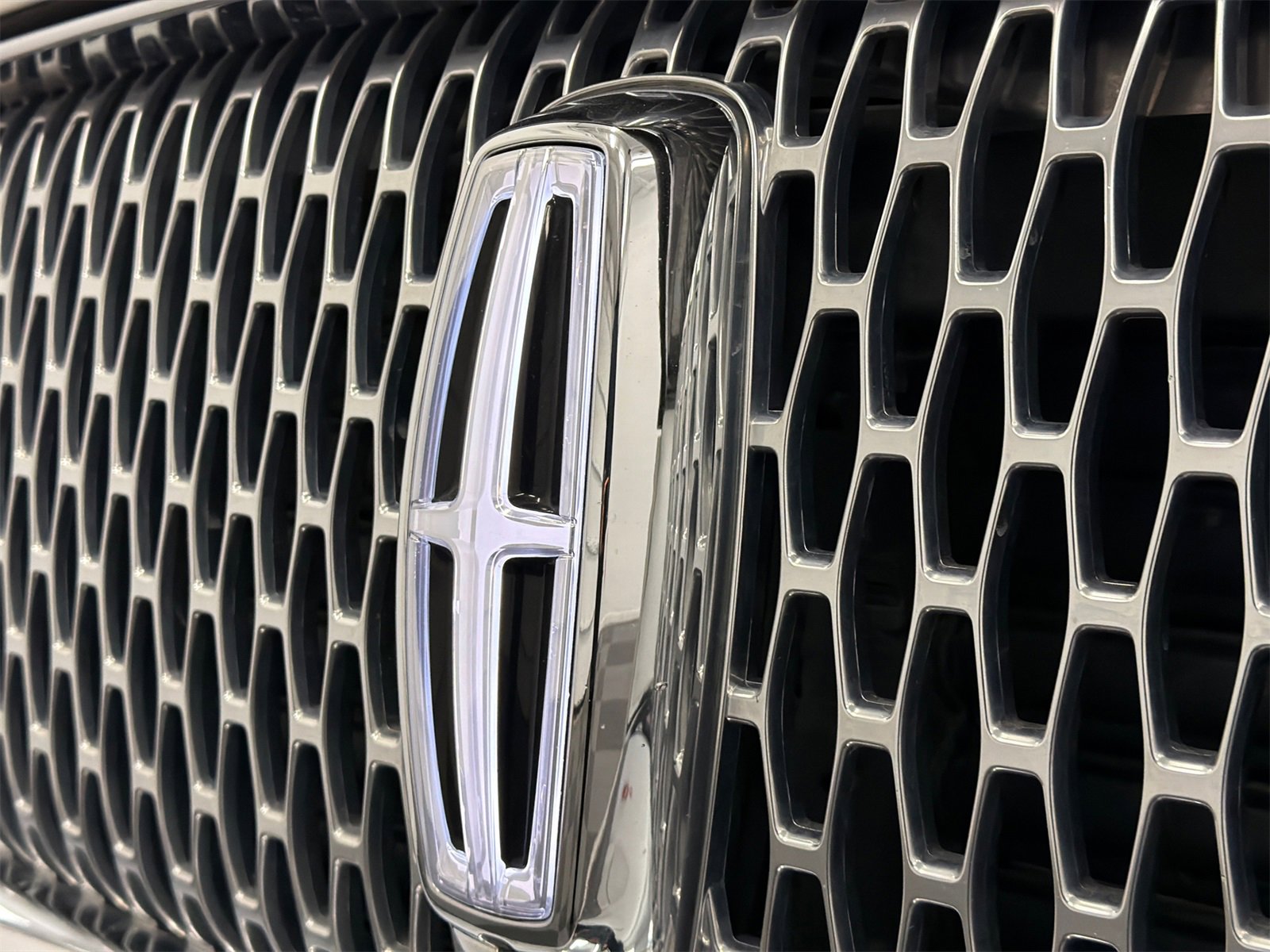 Used 2022 Lincoln Navigator L Reserve w/ Equipment Group 201A image 16