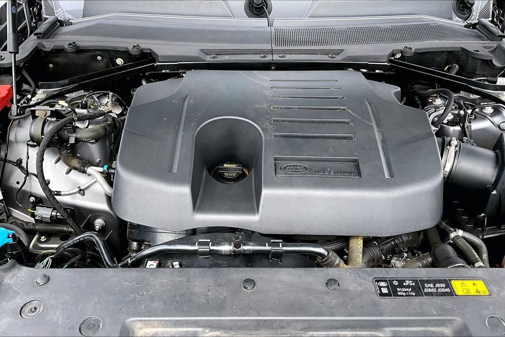 Used 2022 Land Rover Defender 90 X-Dynamic SE AWD/4WD image 9