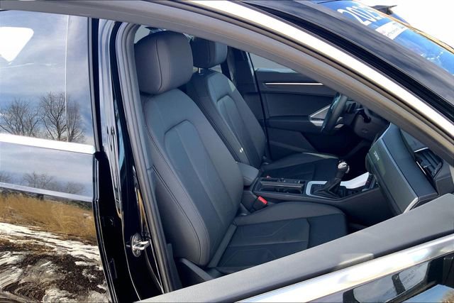 Certified 2025 Audi Q3 2.0T Premium w/ Convenience Package image 7