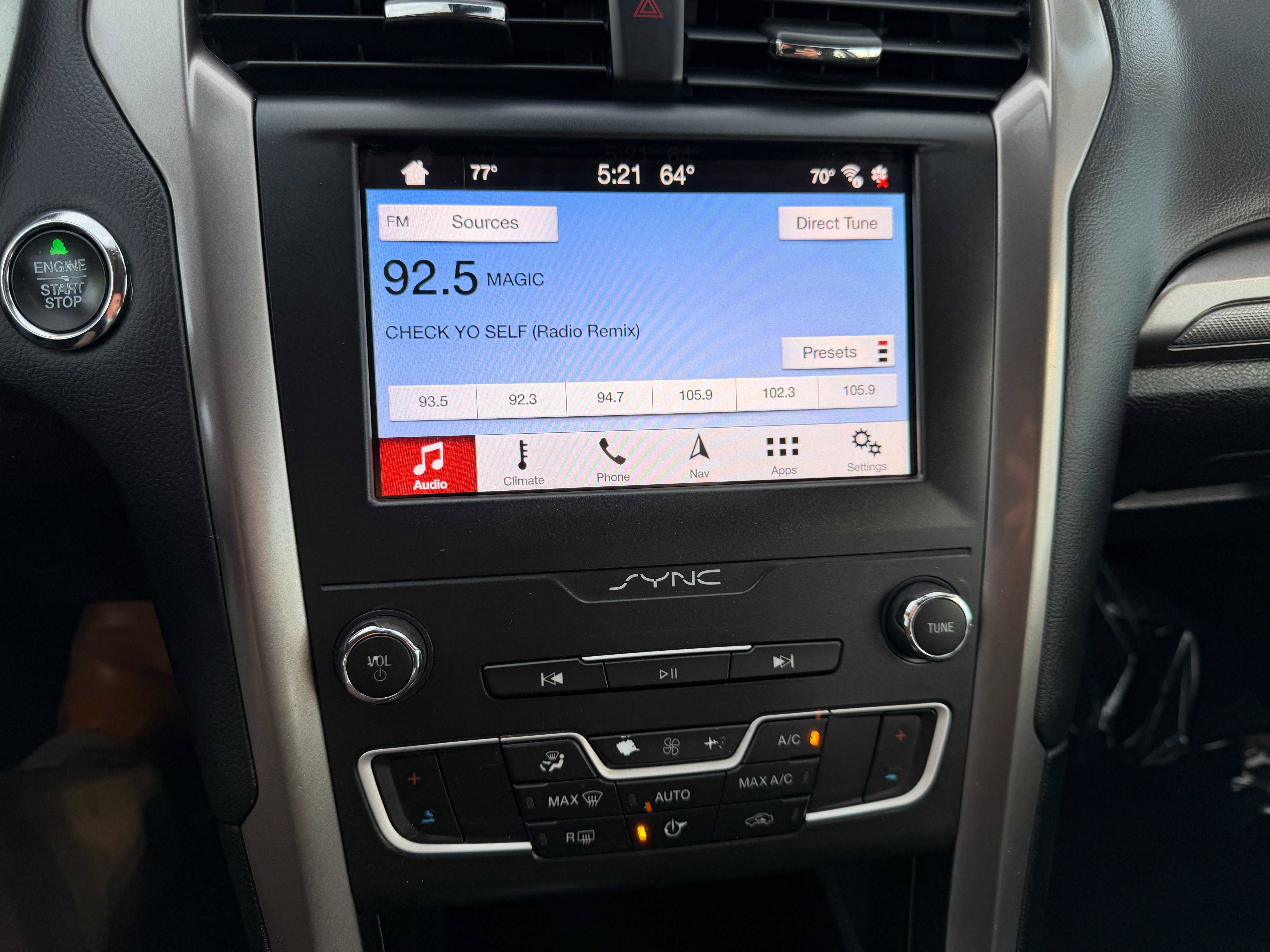 Used 2019 Ford Fusion SE FWD image 25