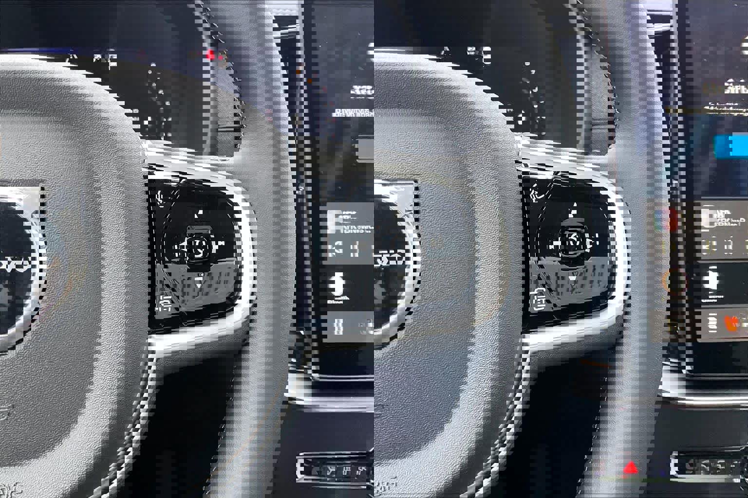 New 2026 Volvo XC90 B5 Plus image 18