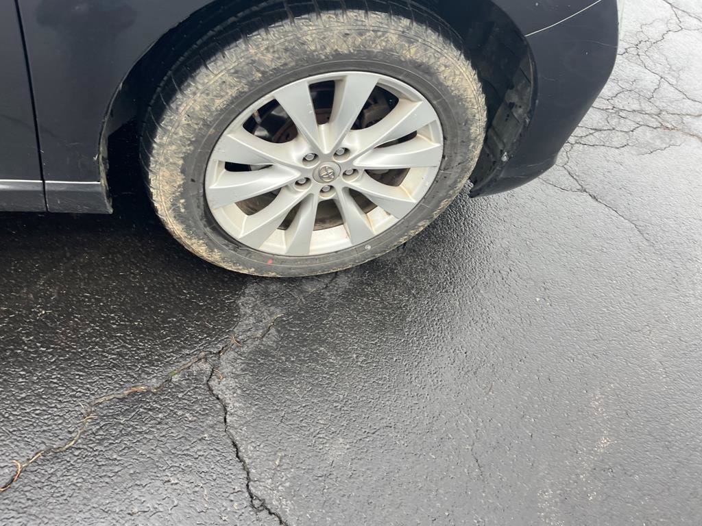 Used 2013 Toyota Venza LE AWD/4WD image 24