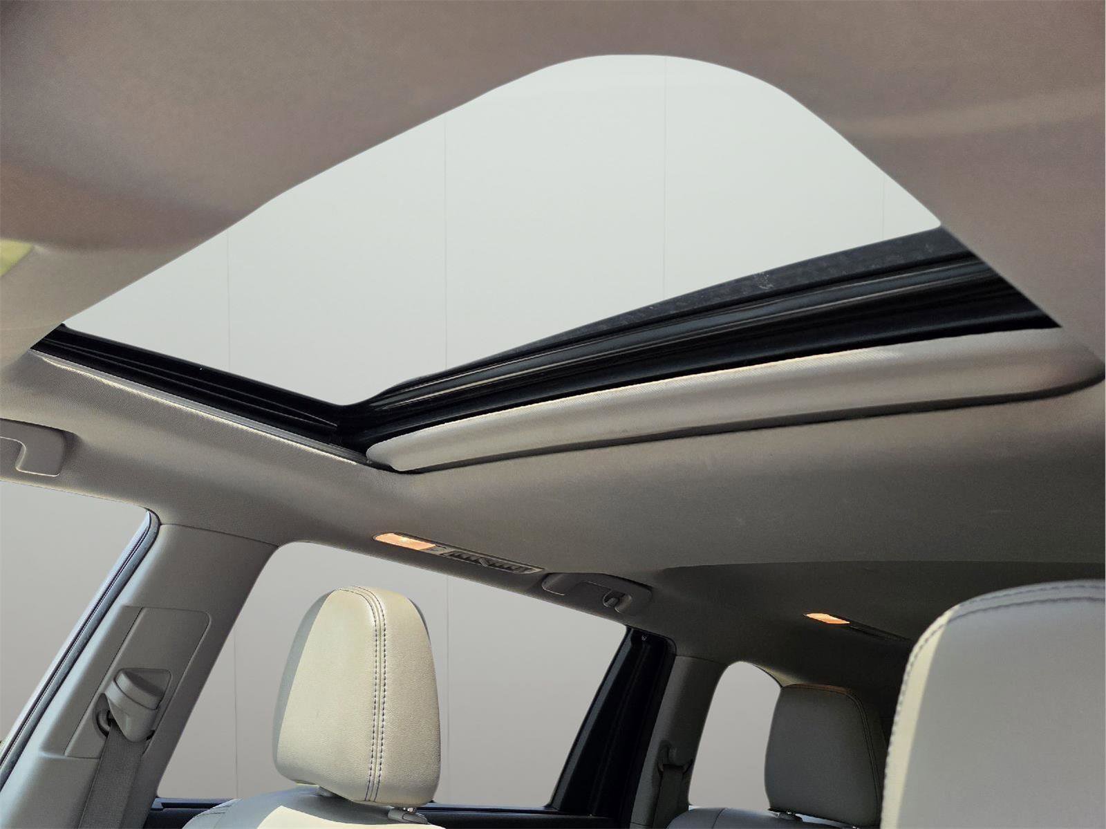 Used 2019 Toyota Highlander XLE image 24