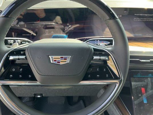 New 2026 Cadillac Escalade ESV Platinum Luxury AWD/4WD image 9