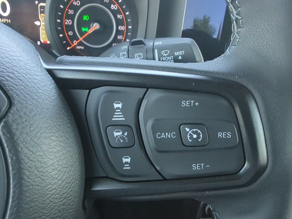 Used 2025 Jeep Wrangler Unlimited Rubicon w/ Convenience Group AWD/4WD image 37