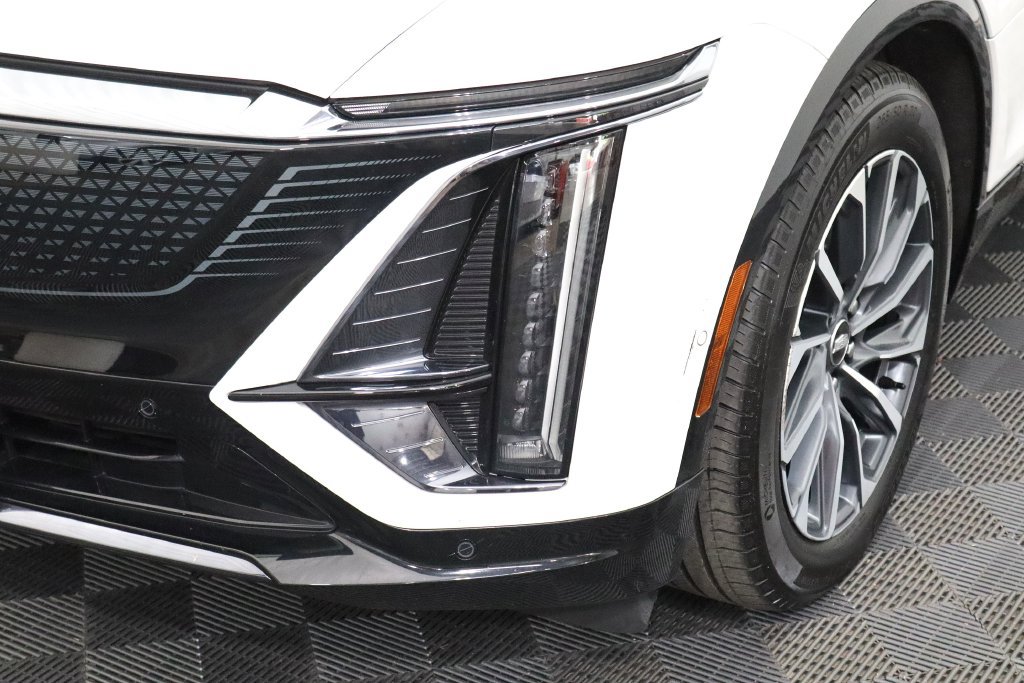 Certified 2024 Cadillac Lyriq Sport AWD/4WD image 12