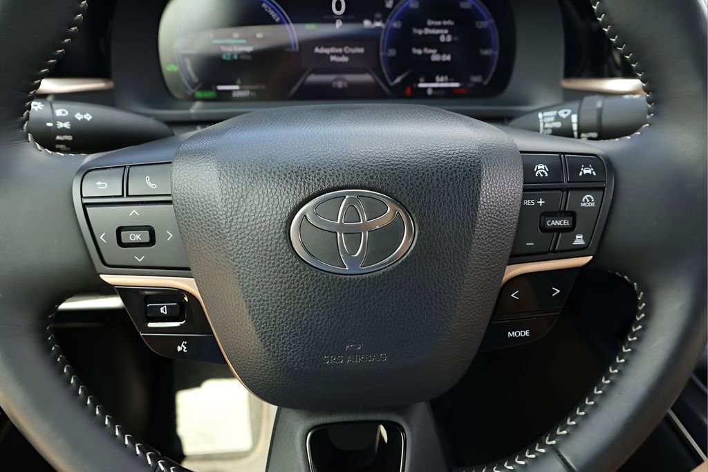 Certified 2024 Toyota Crown AWD/4WD image 17
