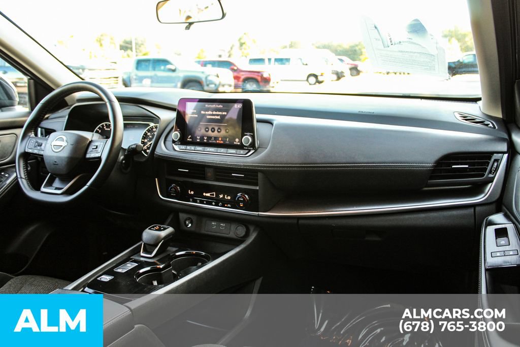 Used 2025 Nissan Rogue SV FWD image 22