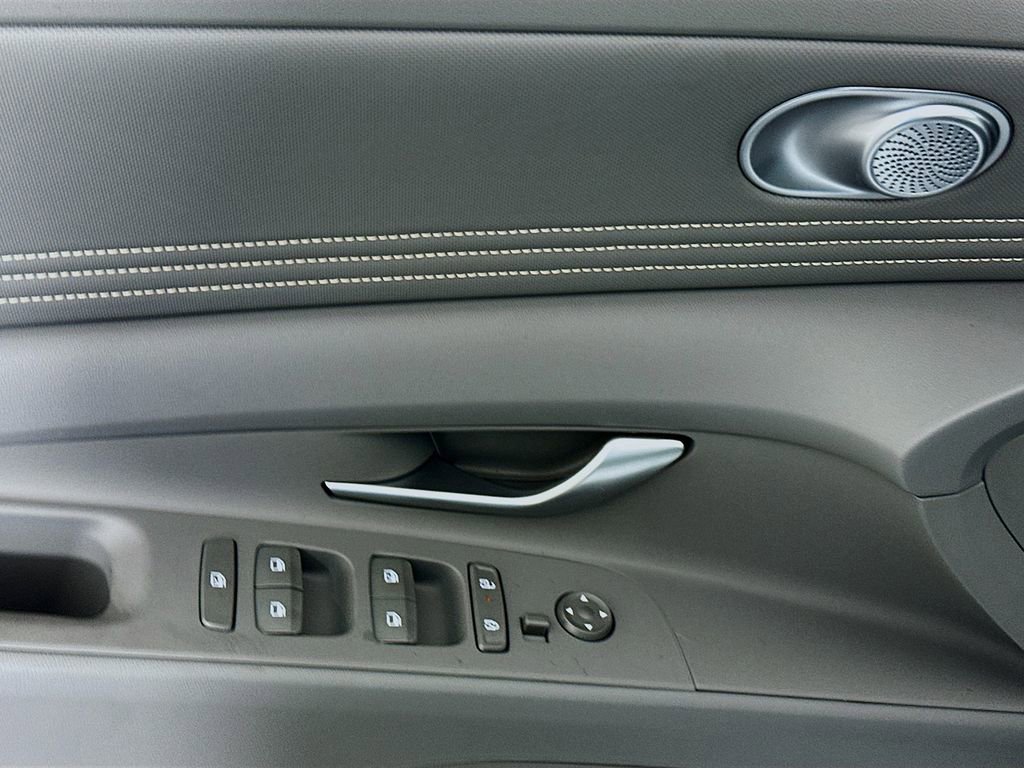 New 2026 Hyundai Elantra Sport image 18