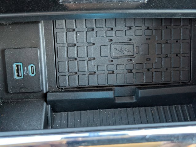 Used 2024 Ford Expedition XLT image 21