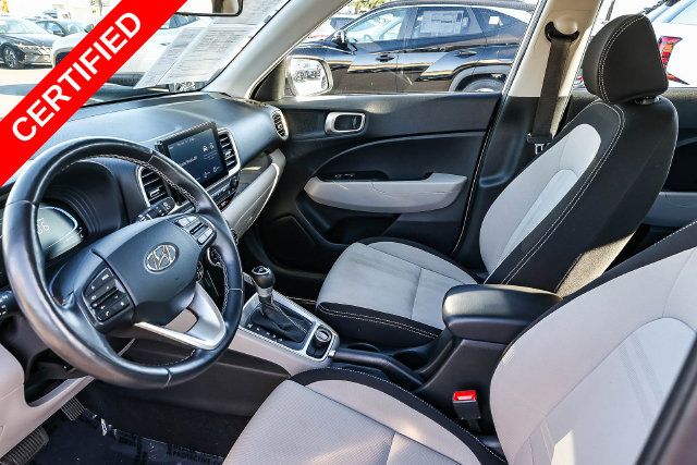 Certified 2025 Hyundai Venue SEL FWD image 20