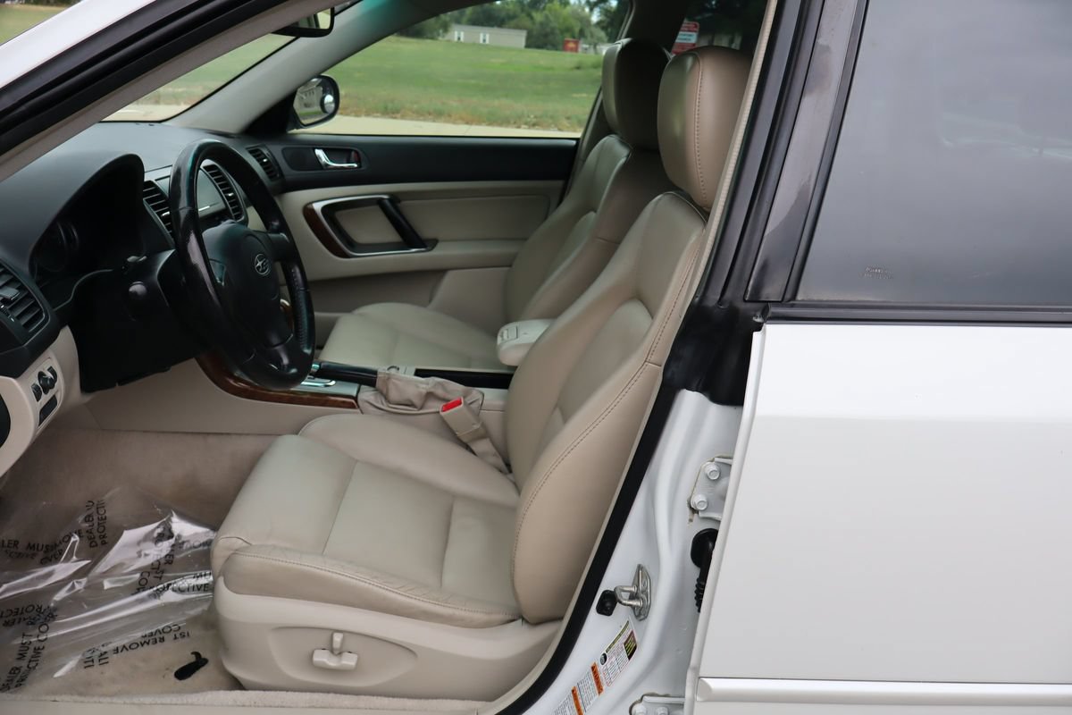 Used 2007 Subaru Legacy Wagon AWD/4WD image 19