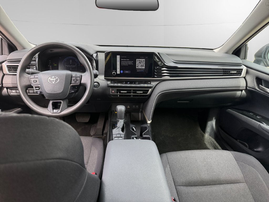 Used 2025 Toyota Camry LE FWD image 10