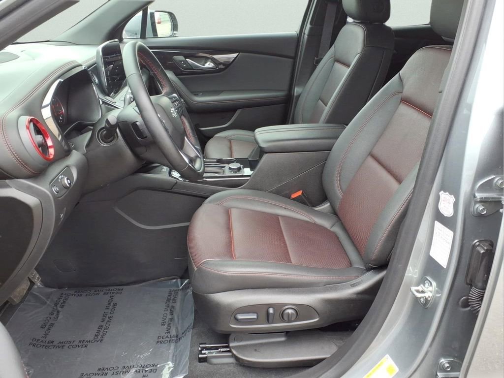 Used 2025 Chevrolet Blazer RS FWD image 19