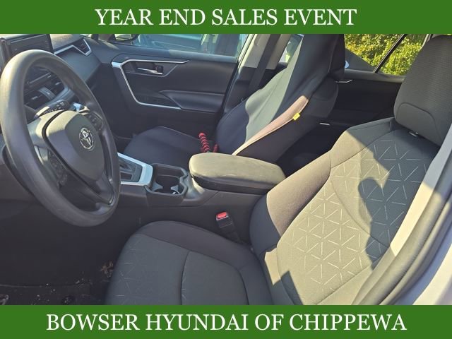 Used 2021 Toyota RAV4 XLE image 9