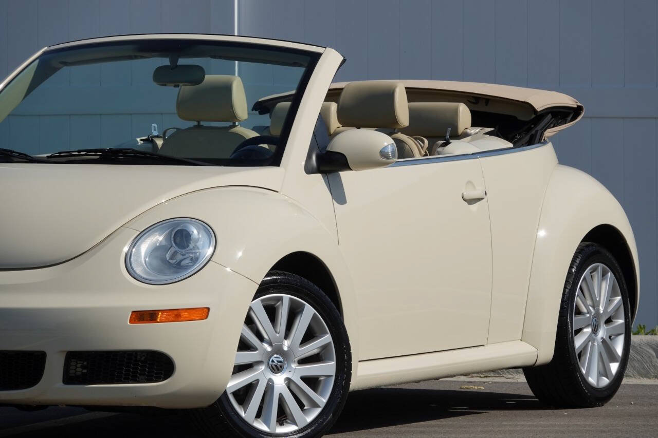 Used 2008 Volkswagen Beetle SE FWD image 14