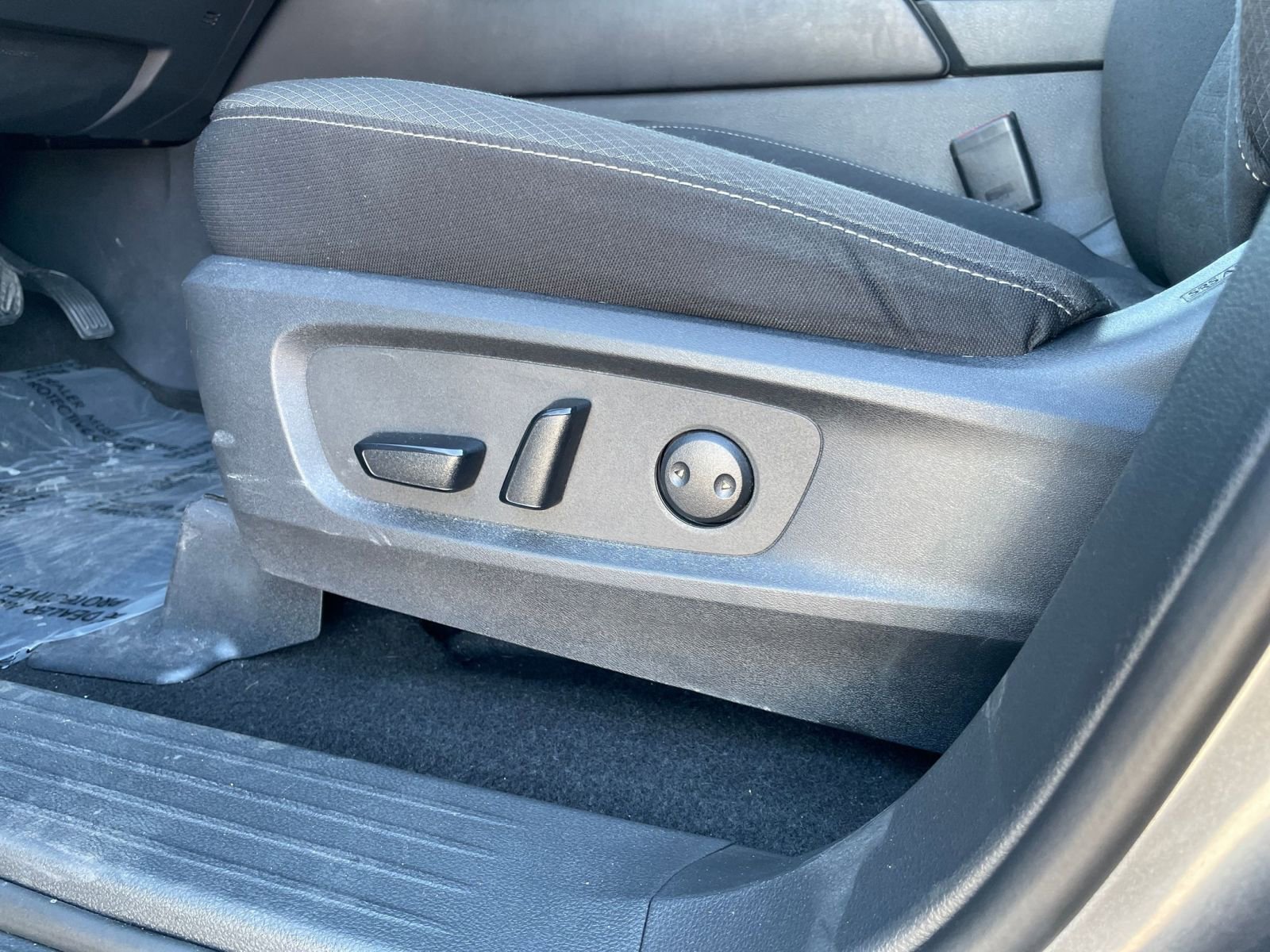 Used 2025 Nissan Pathfinder SV AWD/4WD image 23