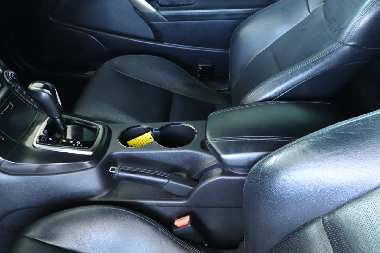 Used 2015 Hyundai Genesis 3.8 image 14