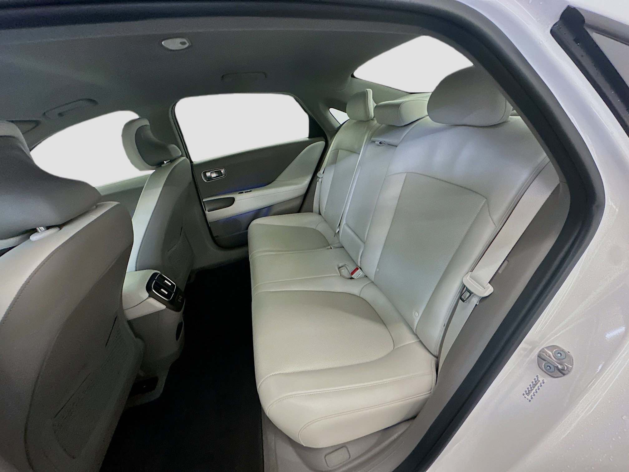 Used 2024 Hyundai Ioniq 6 SEL AWD/4WD image 29