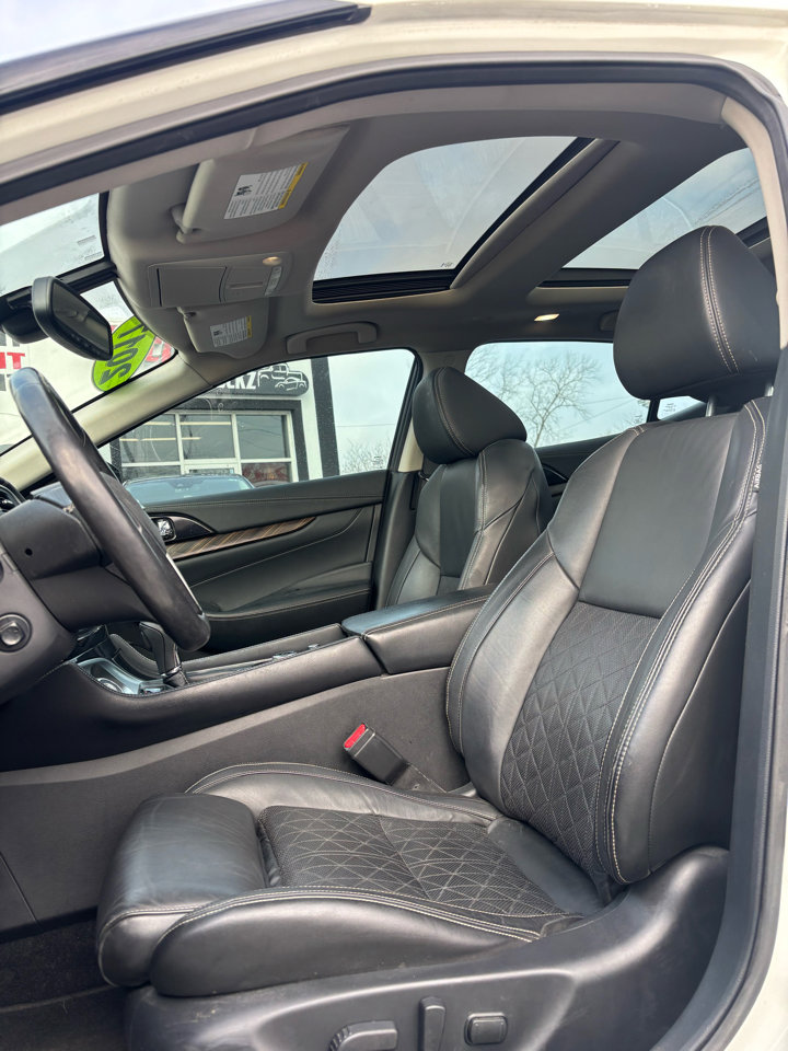Used 2017 Nissan Maxima Platinum image 8