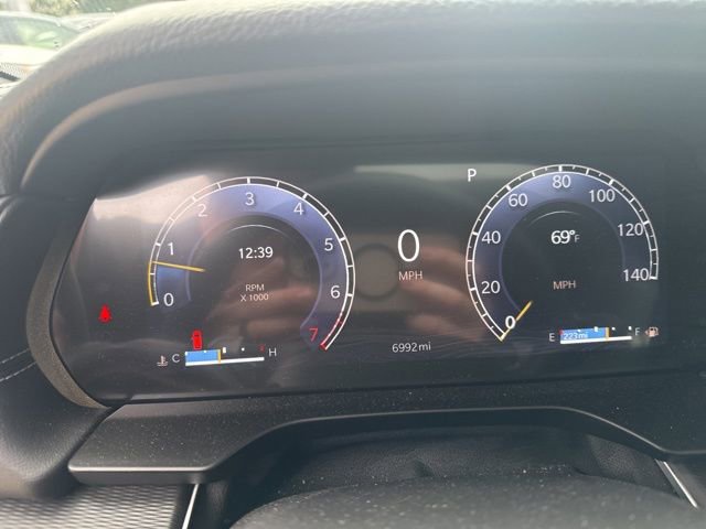 Used 2025 Jeep Grand Cherokee Altitude image 10