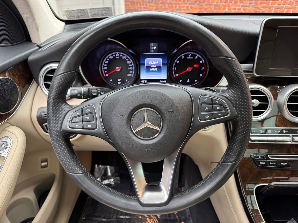 Used 2019 Mercedes-Benz GLC 300 4MATIC image 12