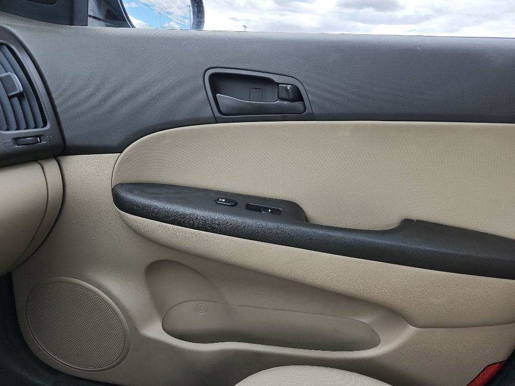 Used 2012 Hyundai Elantra GLS FWD image 20