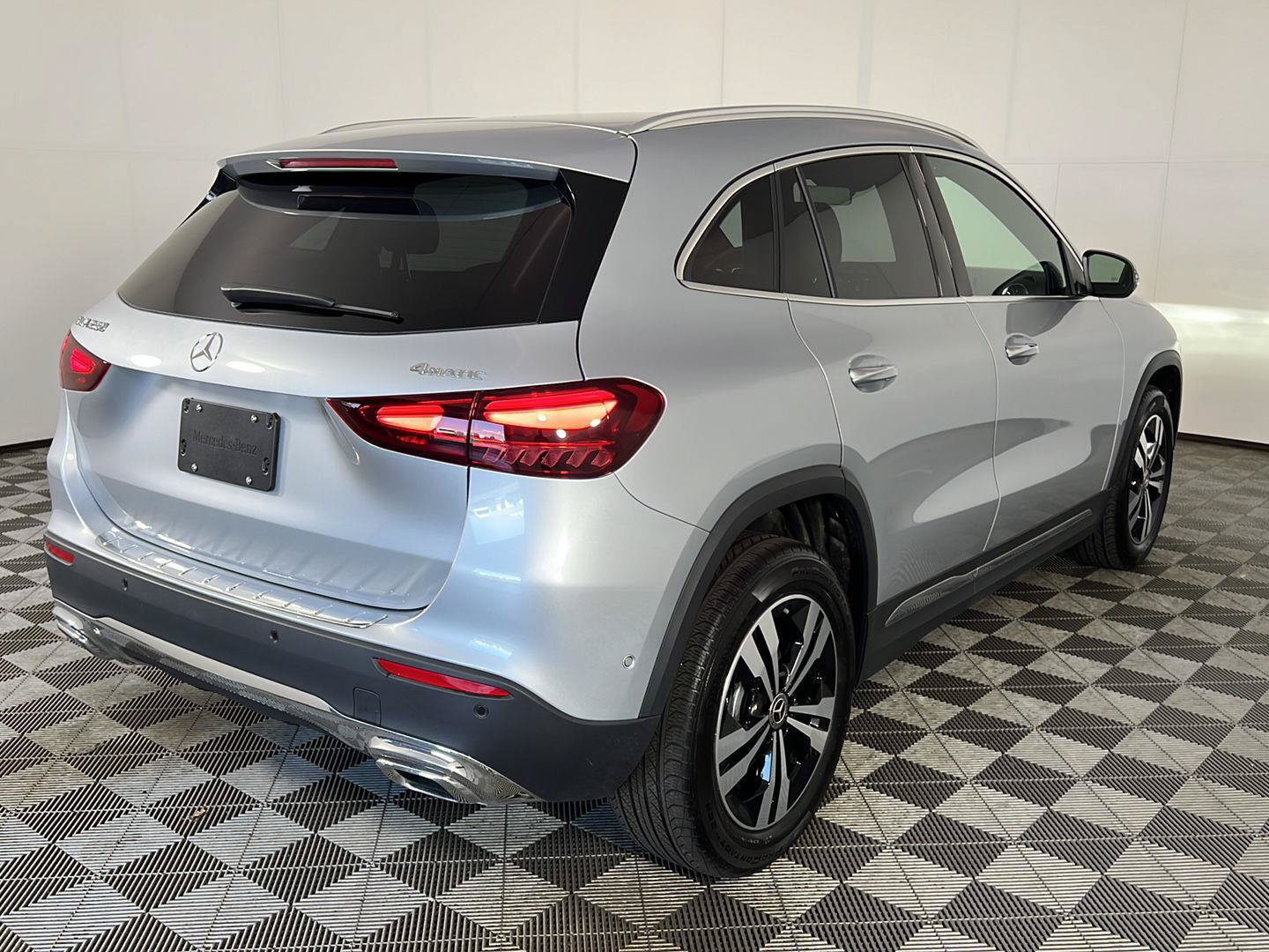 Certified 2025 Mercedes-Benz GLA 250 4MATIC image 19
