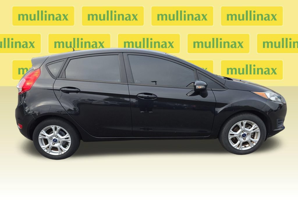 Used 2015 Ford Fiesta SE FWD image 2