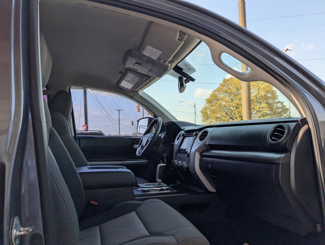 Used 2015 Toyota Tundra SR5 w/ TRD Off Road Package image 19