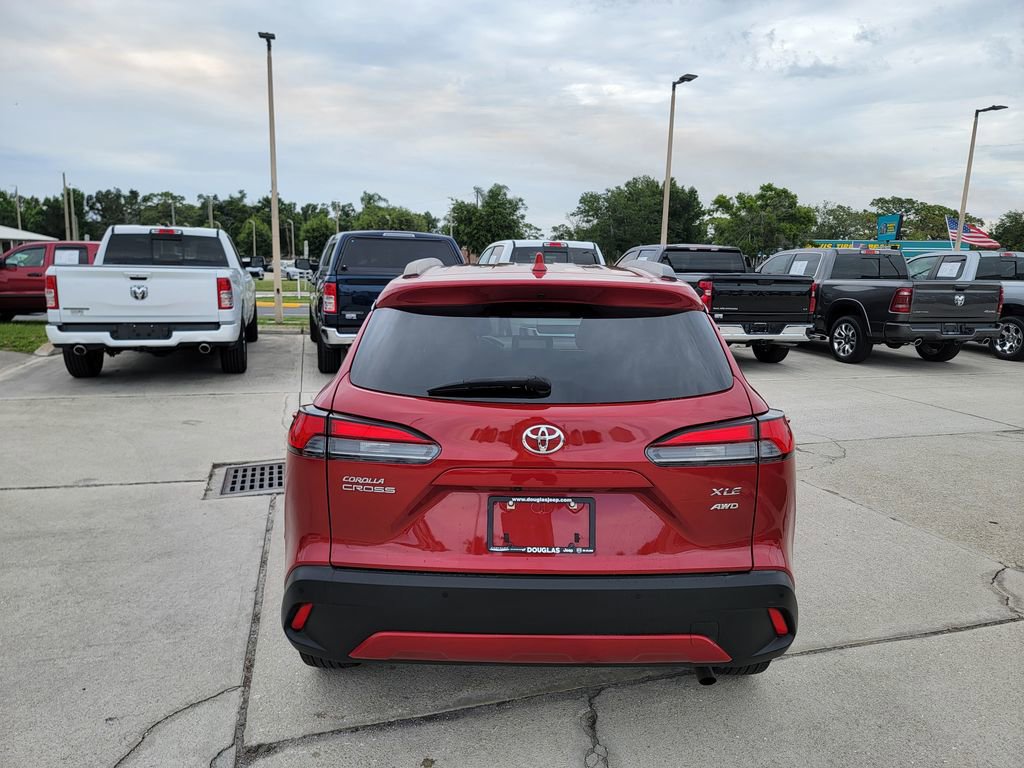Used 2023 Toyota Corolla Cross XLE w/ Convenience Package AWD/4WD image 4