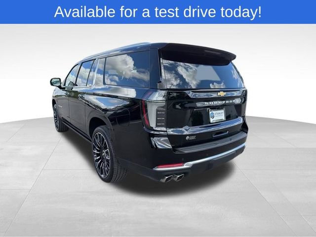 Used 2025 Chevrolet Suburban High Country AWD/4WD image 3