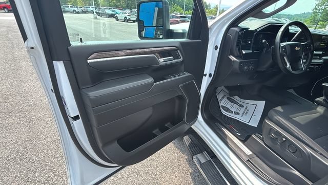 Used 2026 Chevrolet Silverado 2500 LT AWD/4WD image 13
