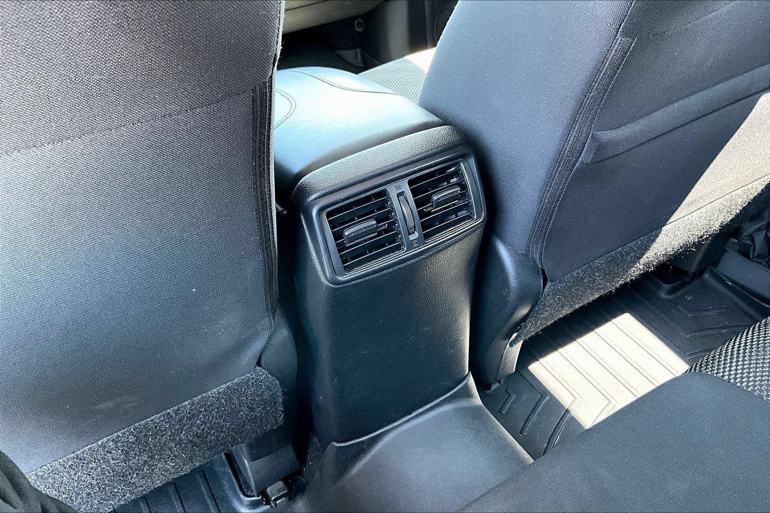 Used 2020 Nissan Rogue Sport SV AWD/4WD image 9