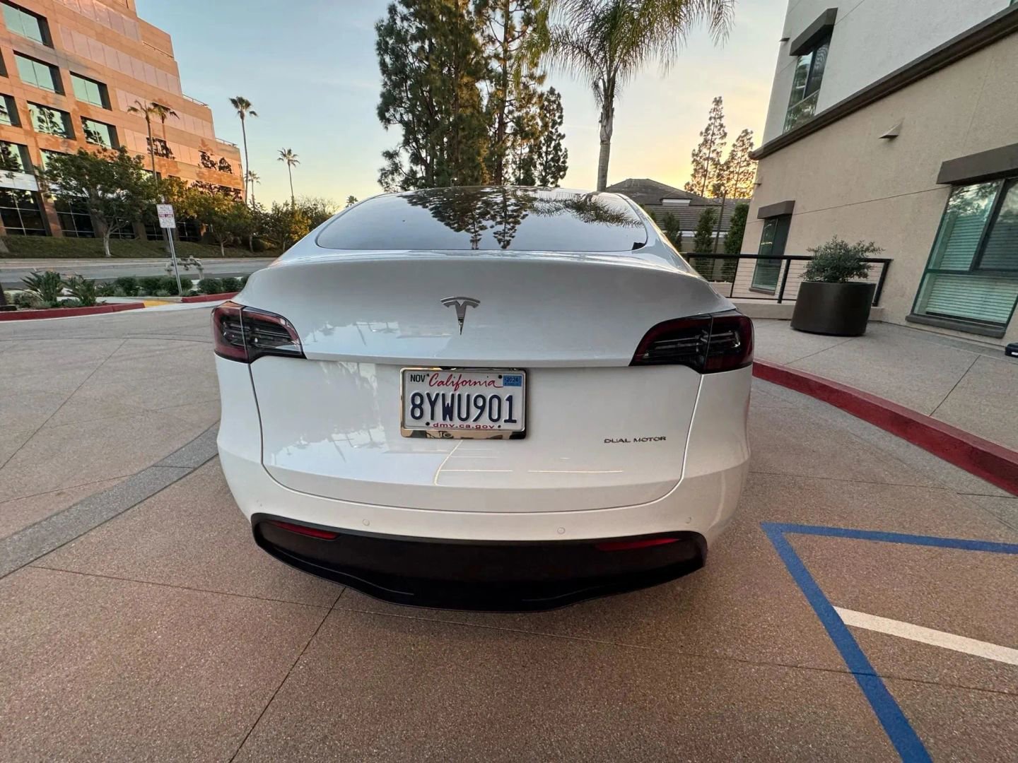 Used 2022 Tesla Model Y Performance AWD/4WD image 9
