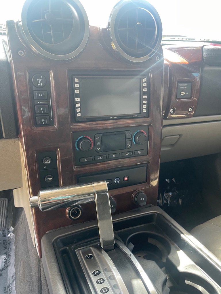 Used 2004 HUMMER H2 w/ Preferred Equipment Group image 35