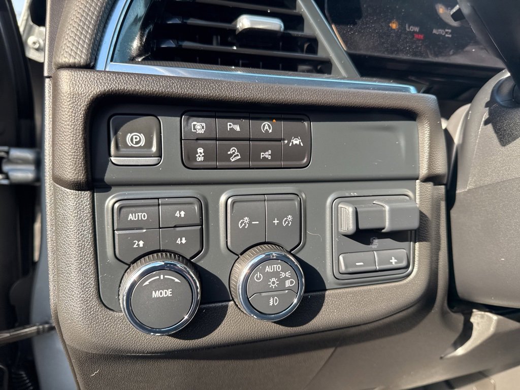 Used 2025 Chevrolet Tahoe RST w/ Comfort Package image 17