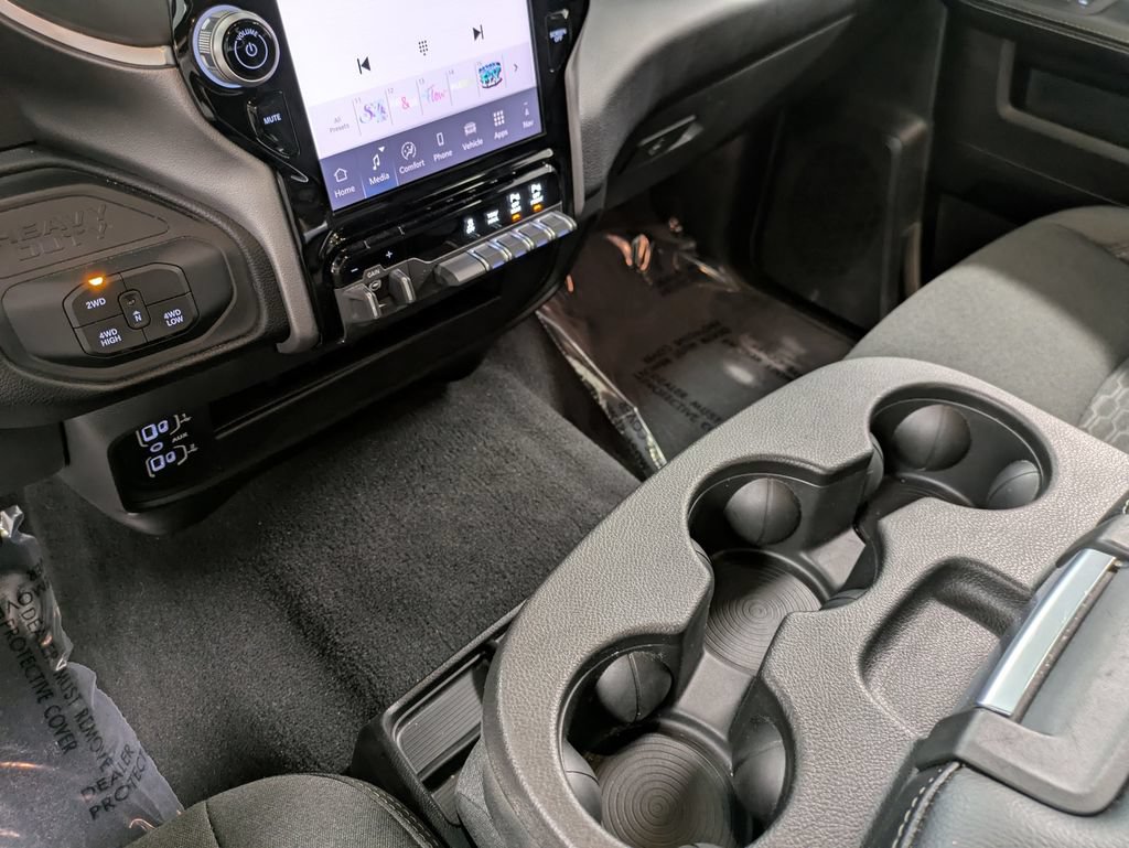 Used 2025 RAM 2500 Big Horn AWD/4WD image 15