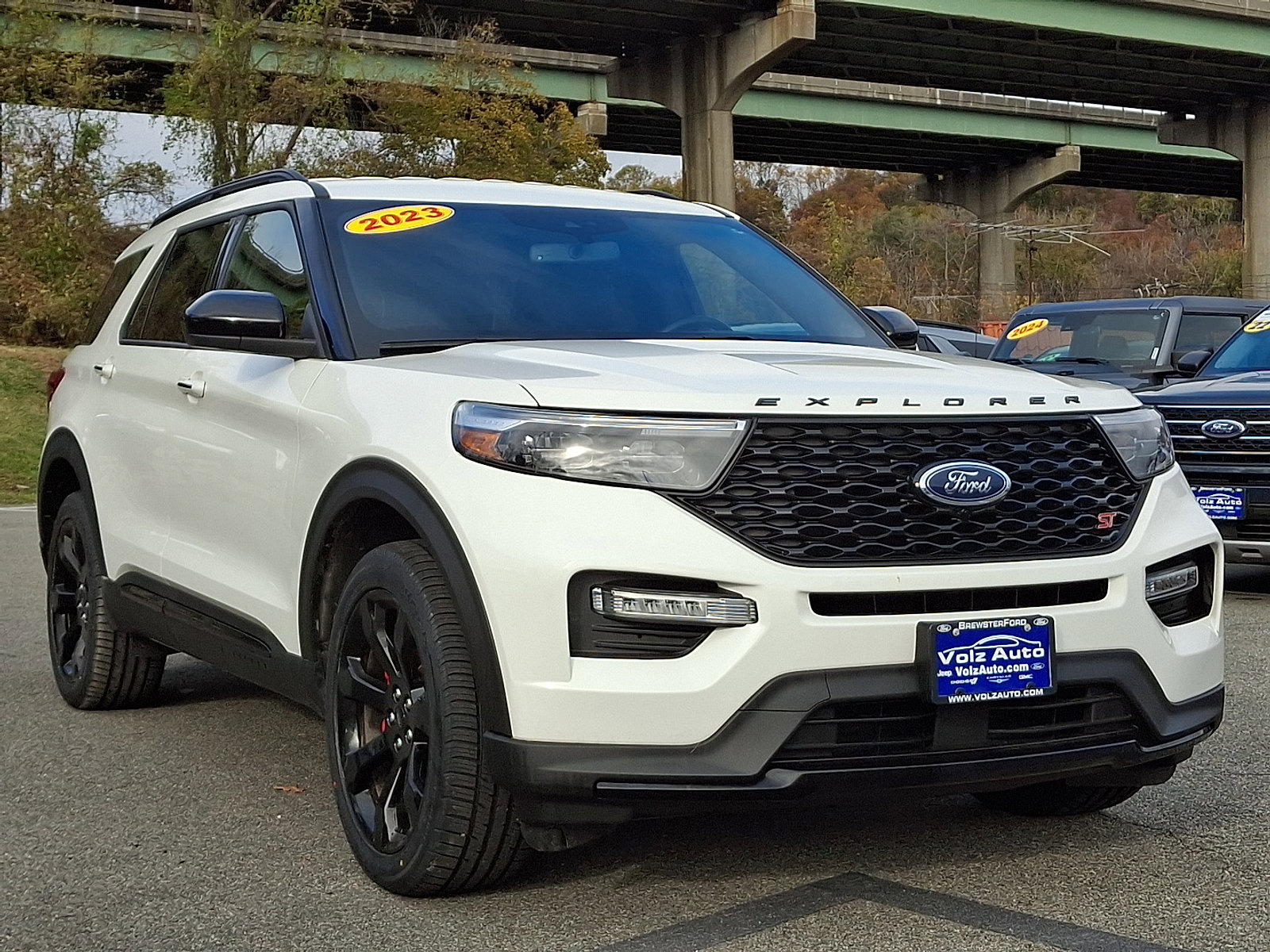Certified 2023 Ford Explorer ST w/ ST Street Pack image 2