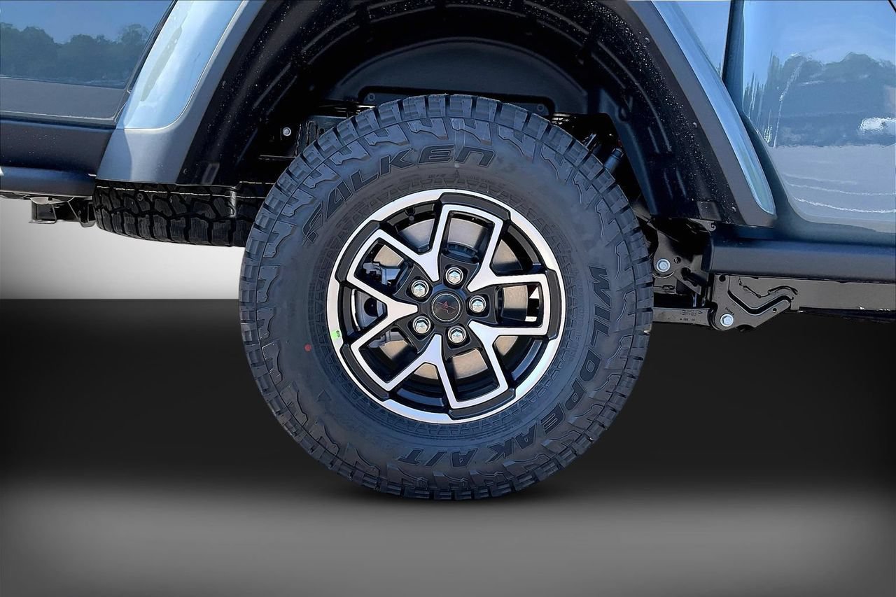 New 2026 Jeep Gladiator Rubicon w/ Steel Power Dome Hood Package AWD/4WD image 29