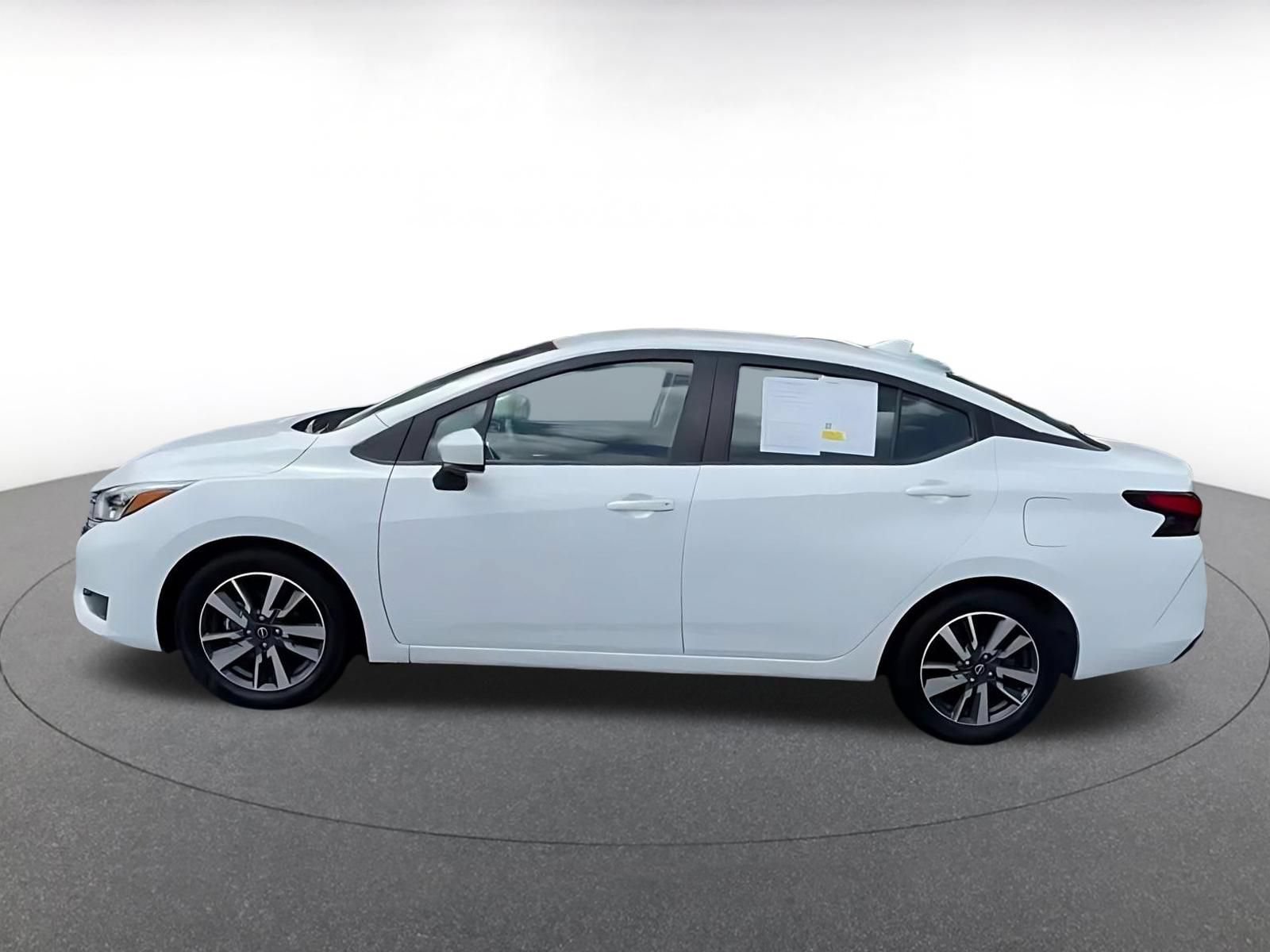 Used 2025 Nissan Versa SV FWD image 9