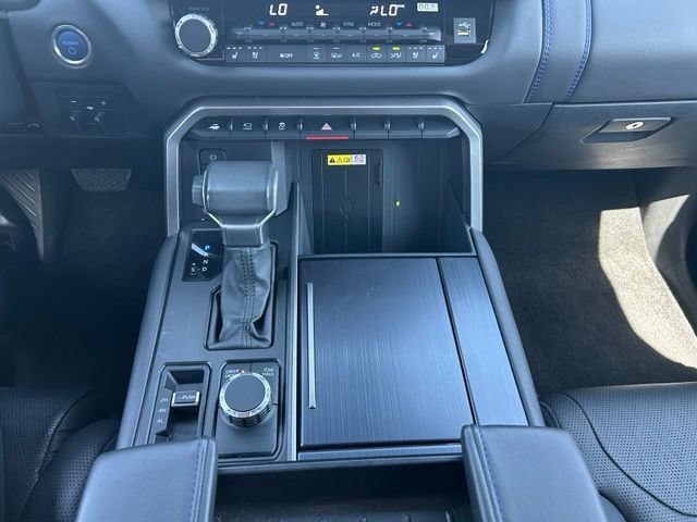 Used 2023 Toyota Tundra Platinum AWD/4WD image 19