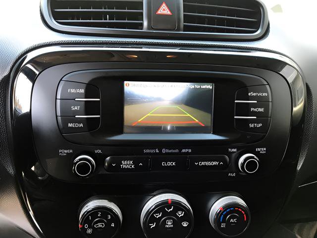 Used 2014 Kia Soul ! FWD image 19