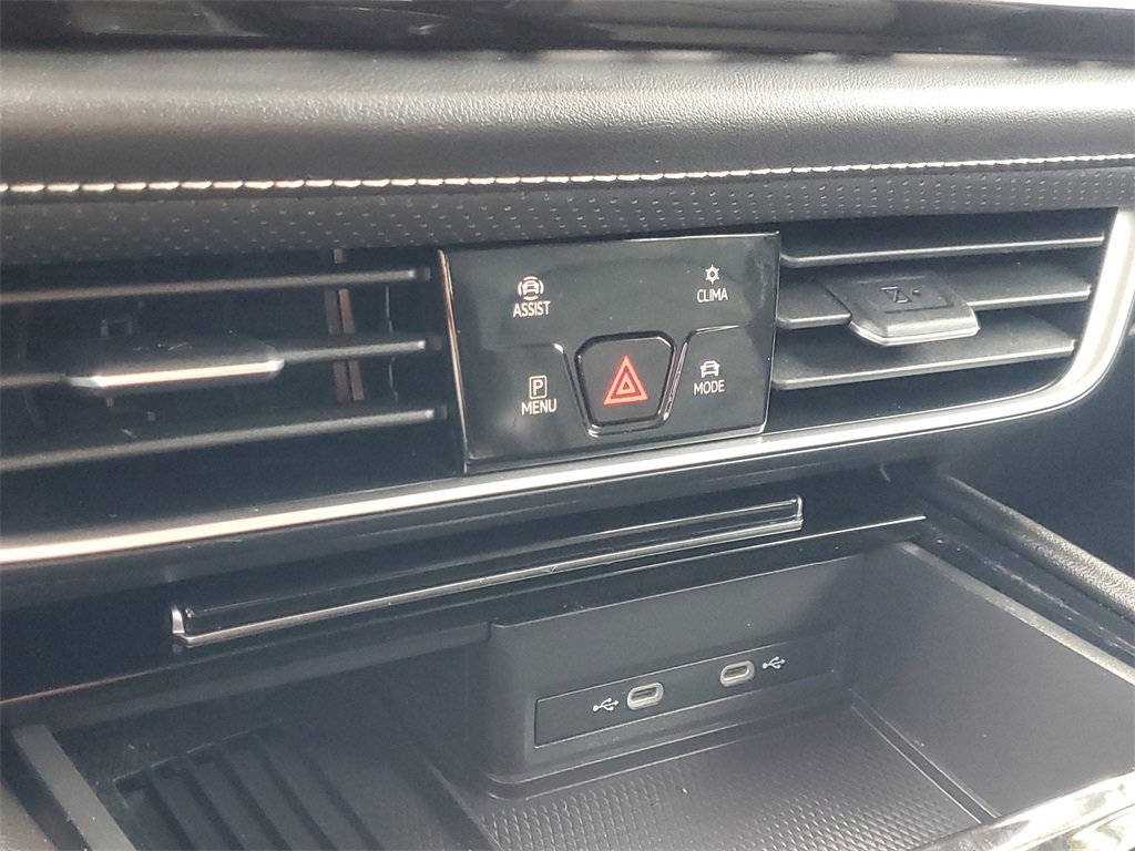 Used 2025 Volkswagen Atlas SE image 29